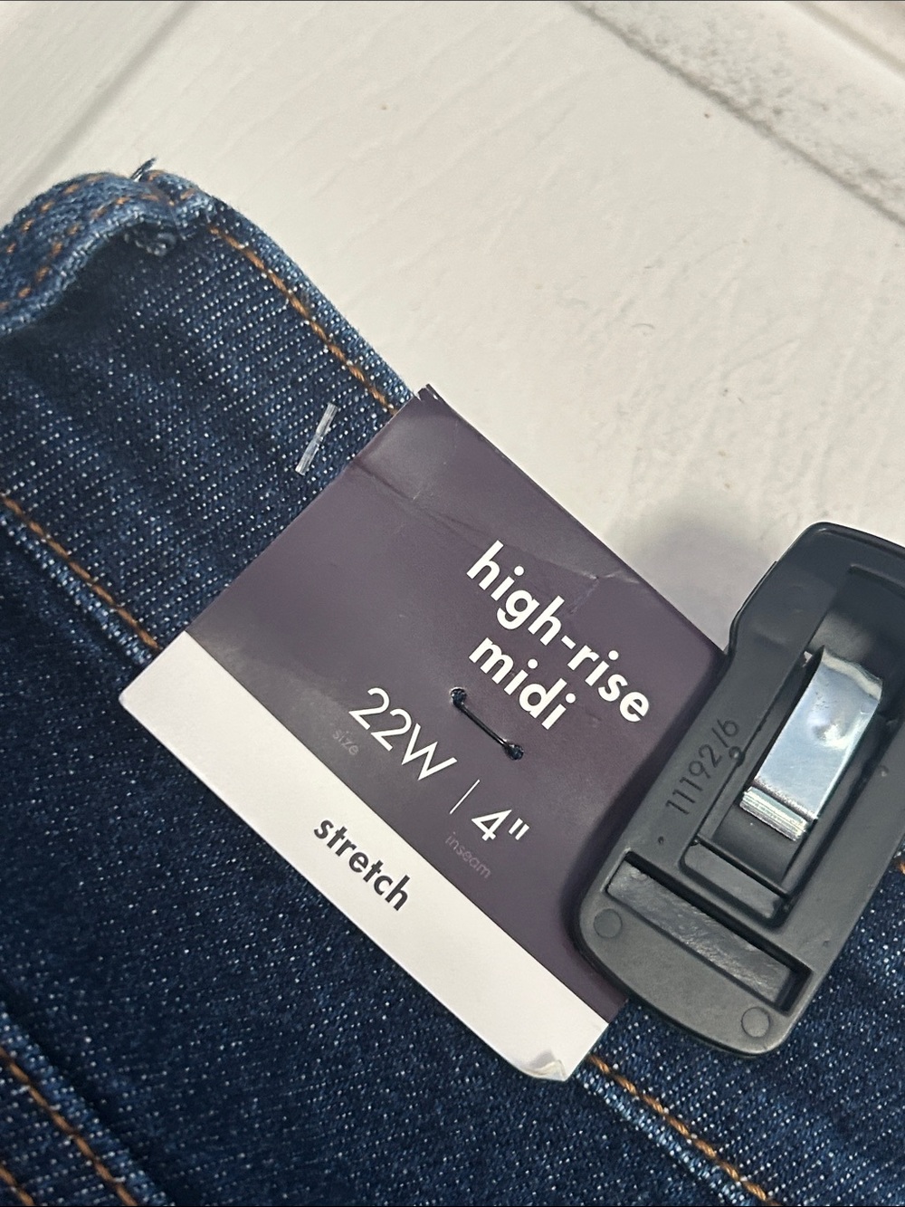 NWT Ava & Viv dark wash high rise midi denim short size 22W - Picture 3 of 6